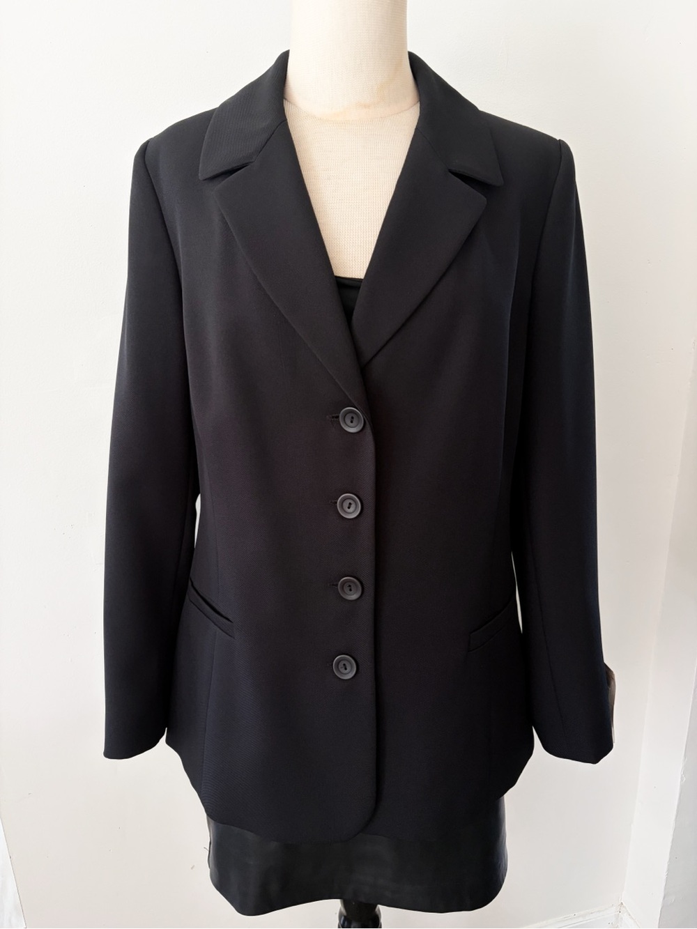 Vintage AGMIR Classic Black Women's Blazer, Size M - Made in Europe - Picture 6 of 11